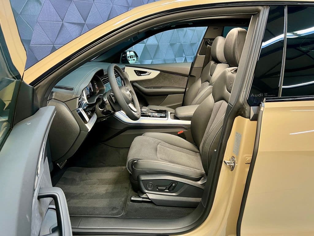 2025 Audi Q8 - 10
