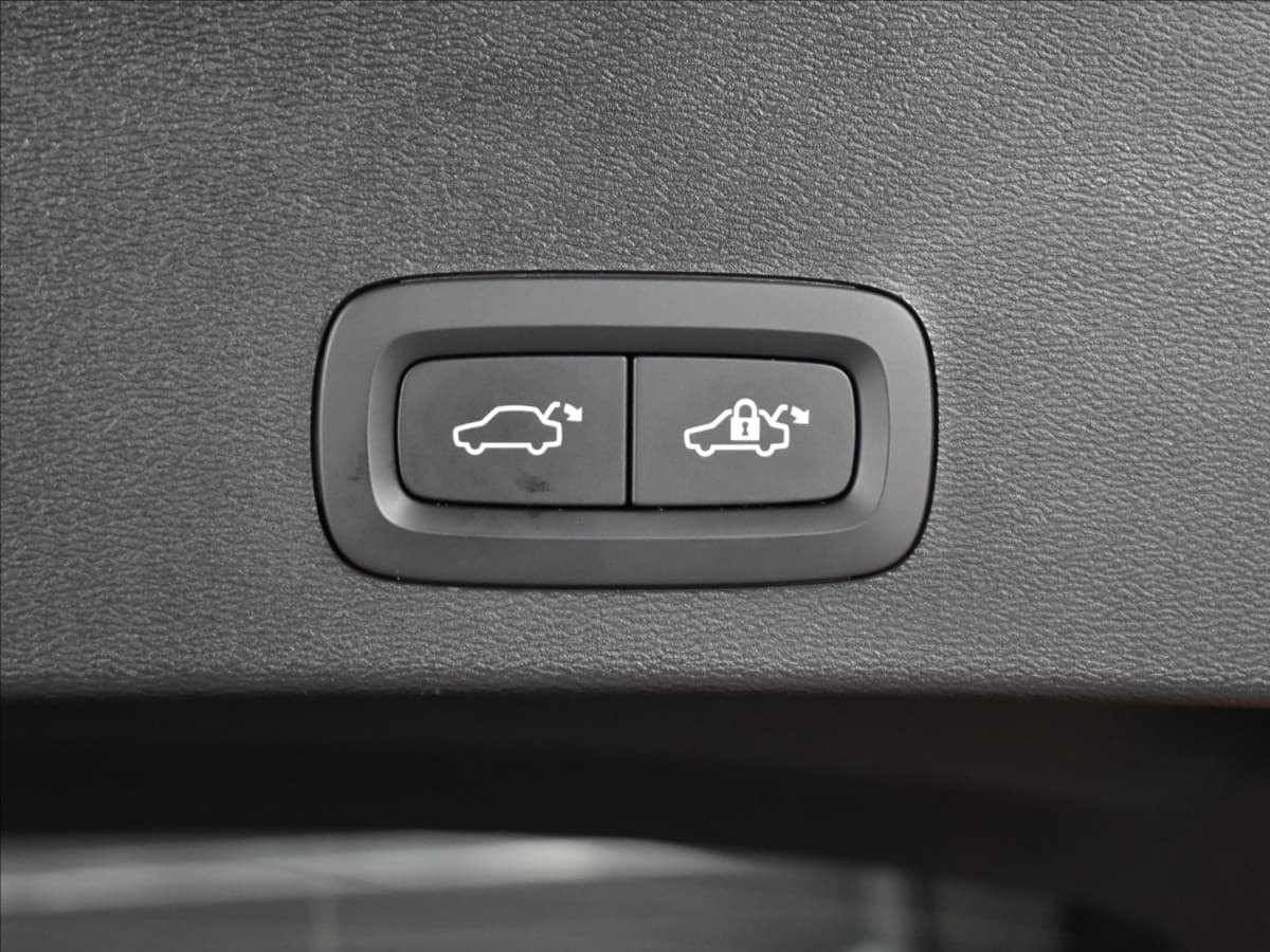 2024 Volvo Xc40 - 11