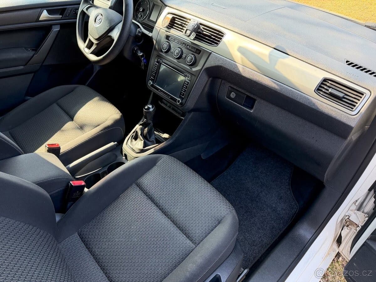 2015 Volkswagen Caddy - 6