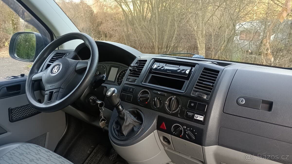 2019 Volkswagen Transporter - 12