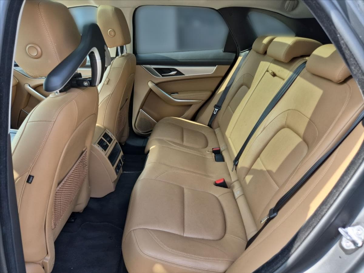 2021 Jaguar F-PACE - 10