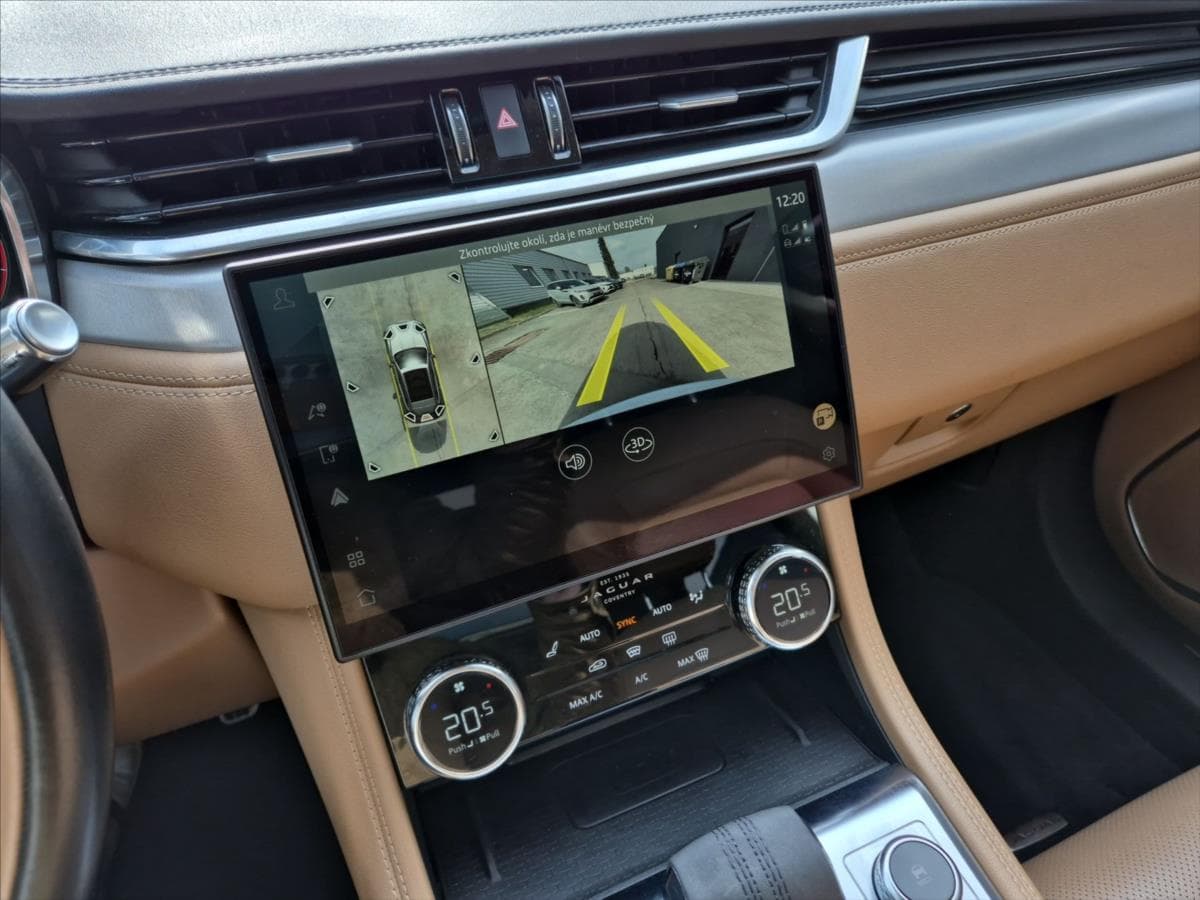 2021 Jaguar F-PACE - 16