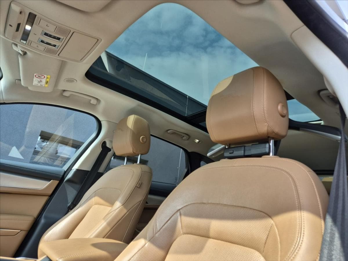 2021 Jaguar F-PACE - 17