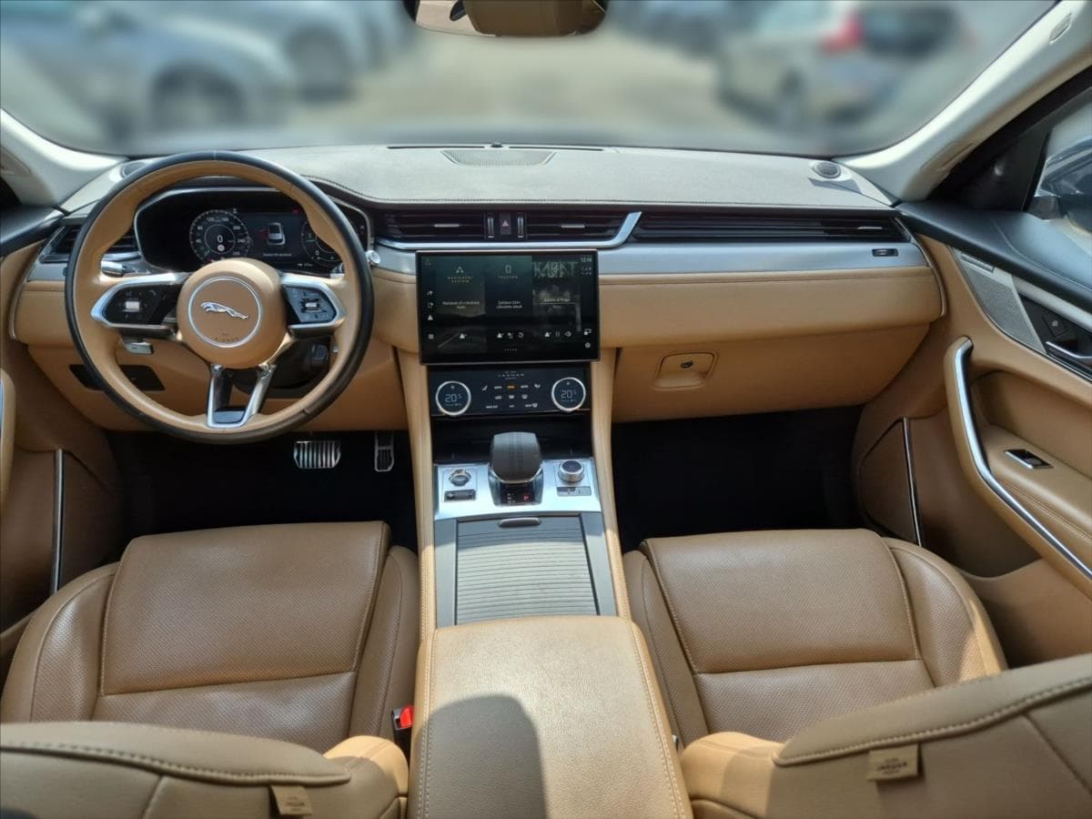 2021 Jaguar F-PACE - 9