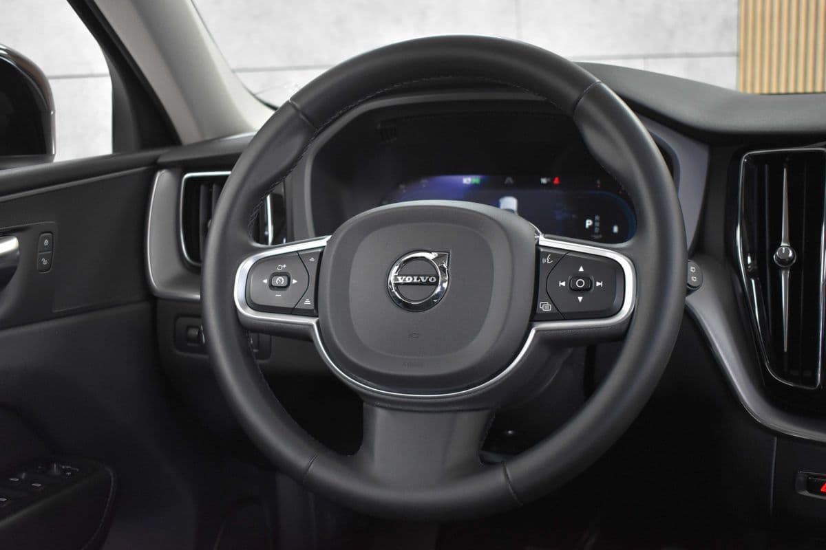 2022 Volvo XC60 - 16