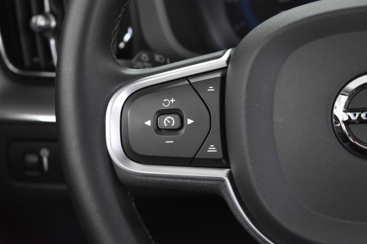 2022 Volvo XC60 - 17