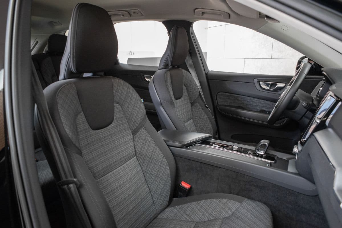 2020 Volvo XC60 - 12