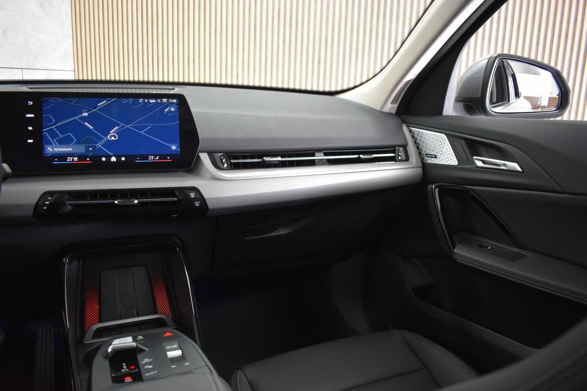2025 BMW X2 - 10
