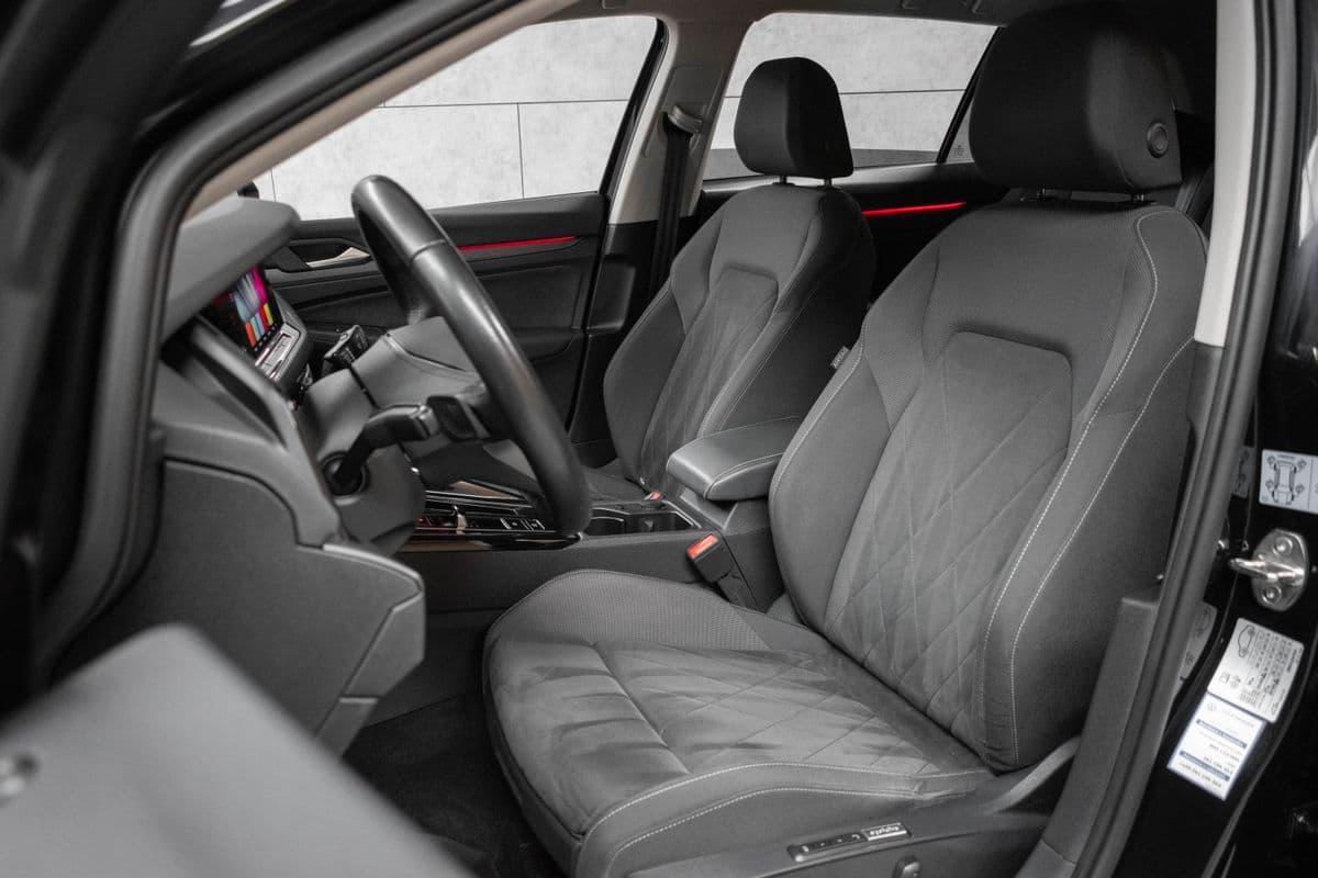 2023 Volkswagen GOLF - 11