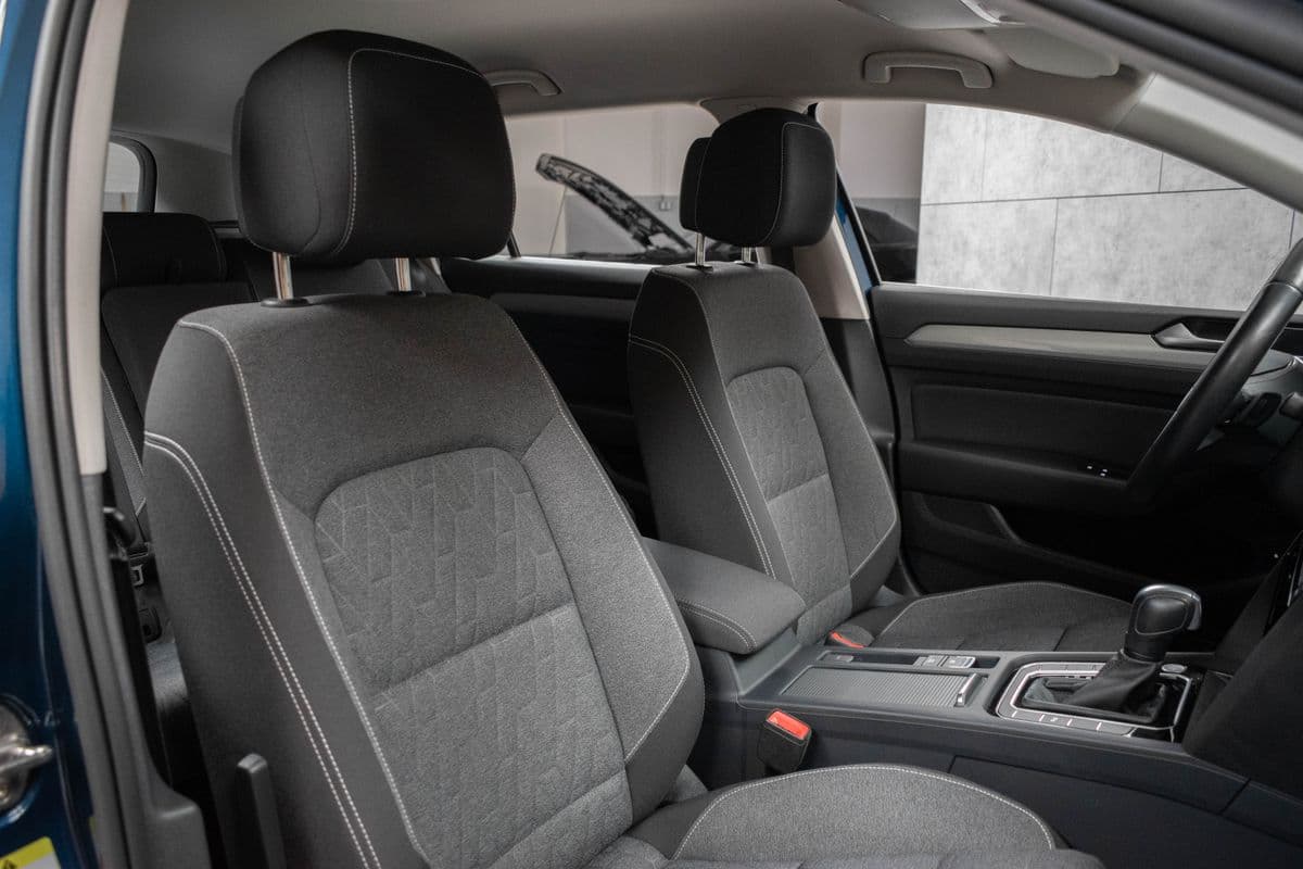 2022 Volkswagen PASSAT - 11