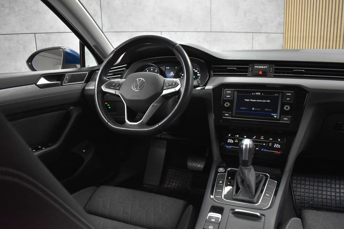 2022 Volkswagen PASSAT - 8