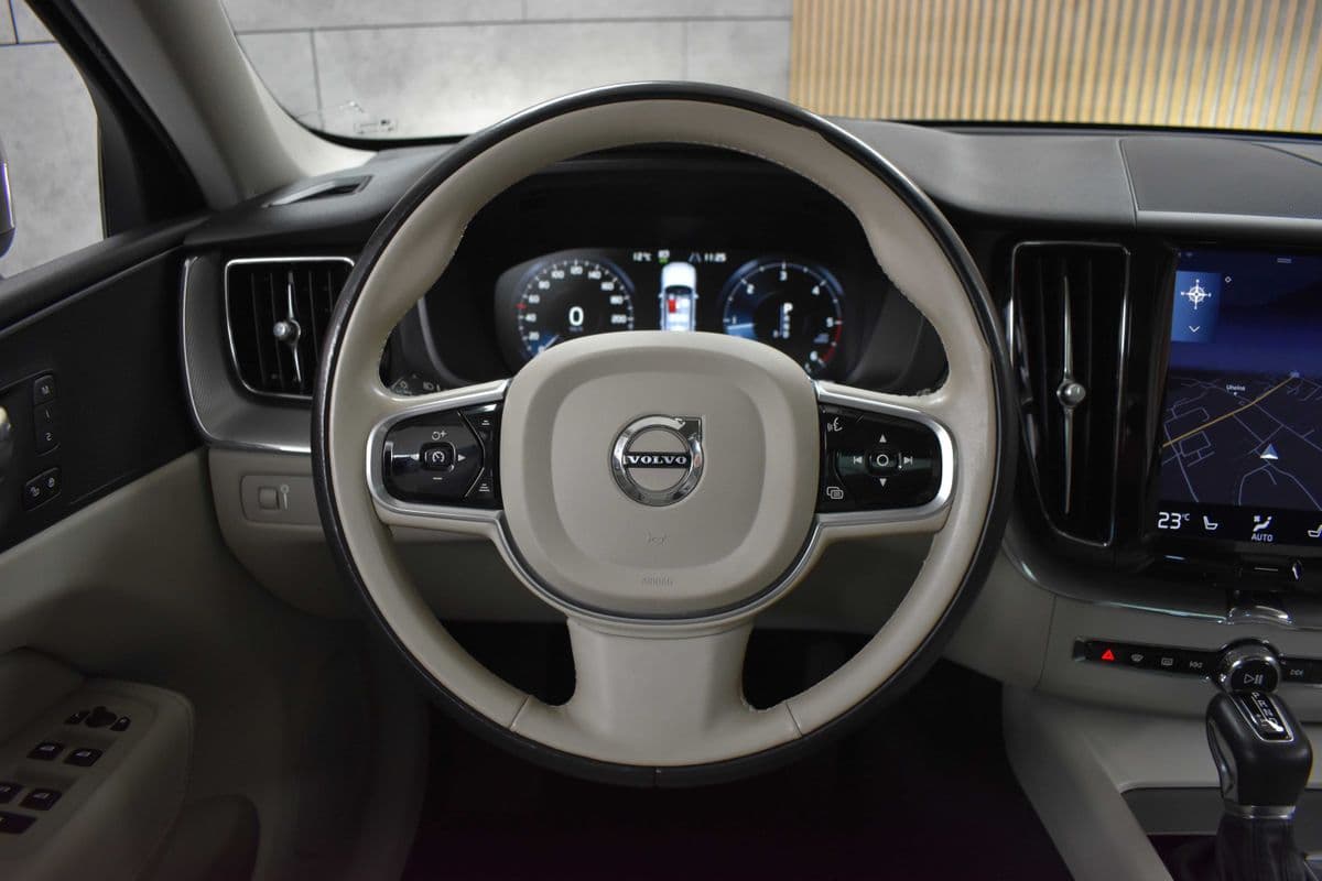2019 Volvo XC60 - 19