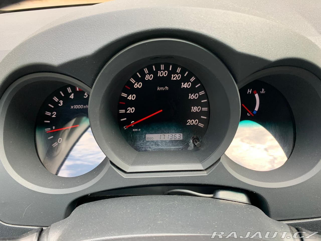 2011 Toyota HILUX - 8
