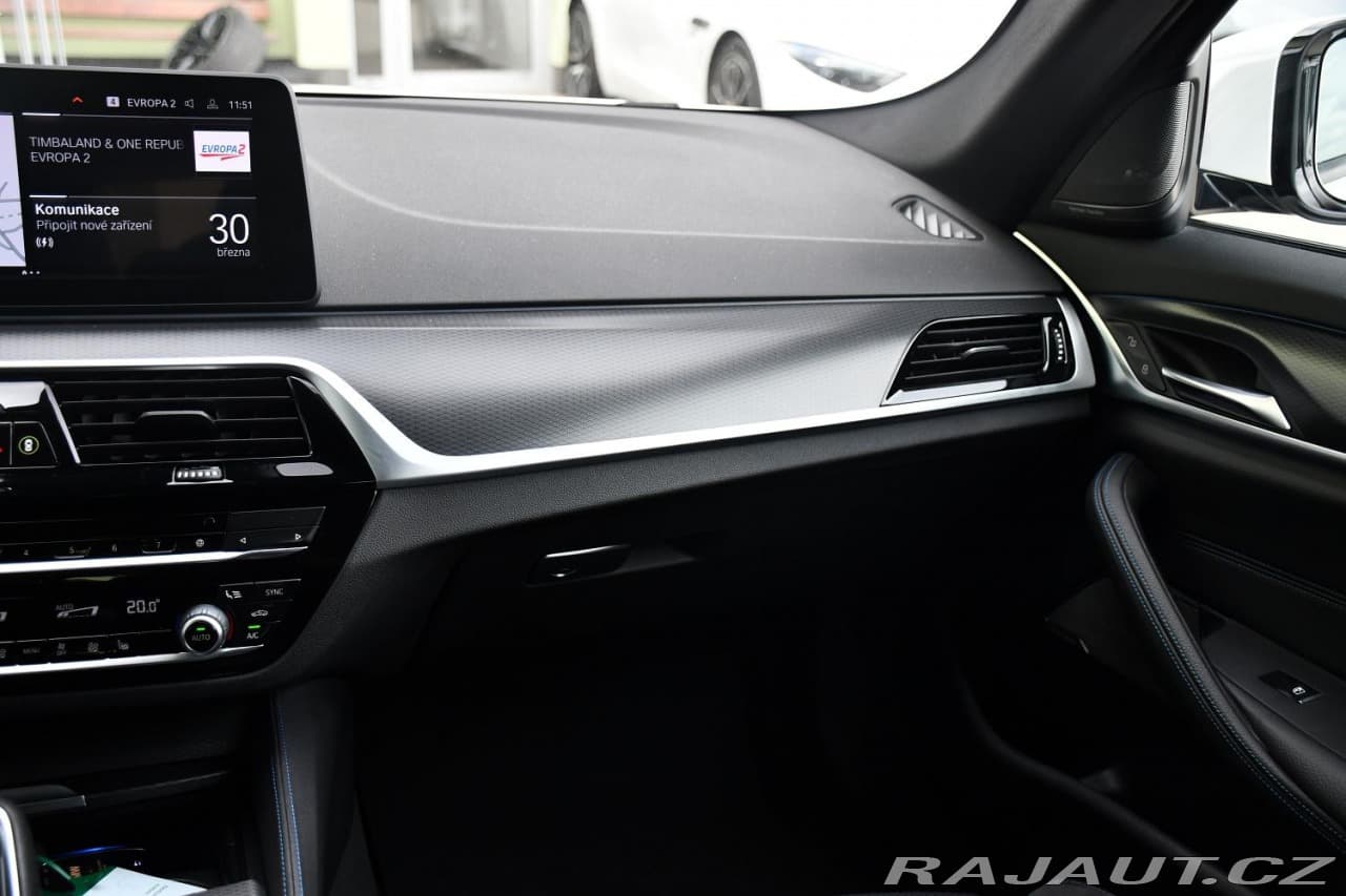 2021 BMW 5-SERIES - 9
