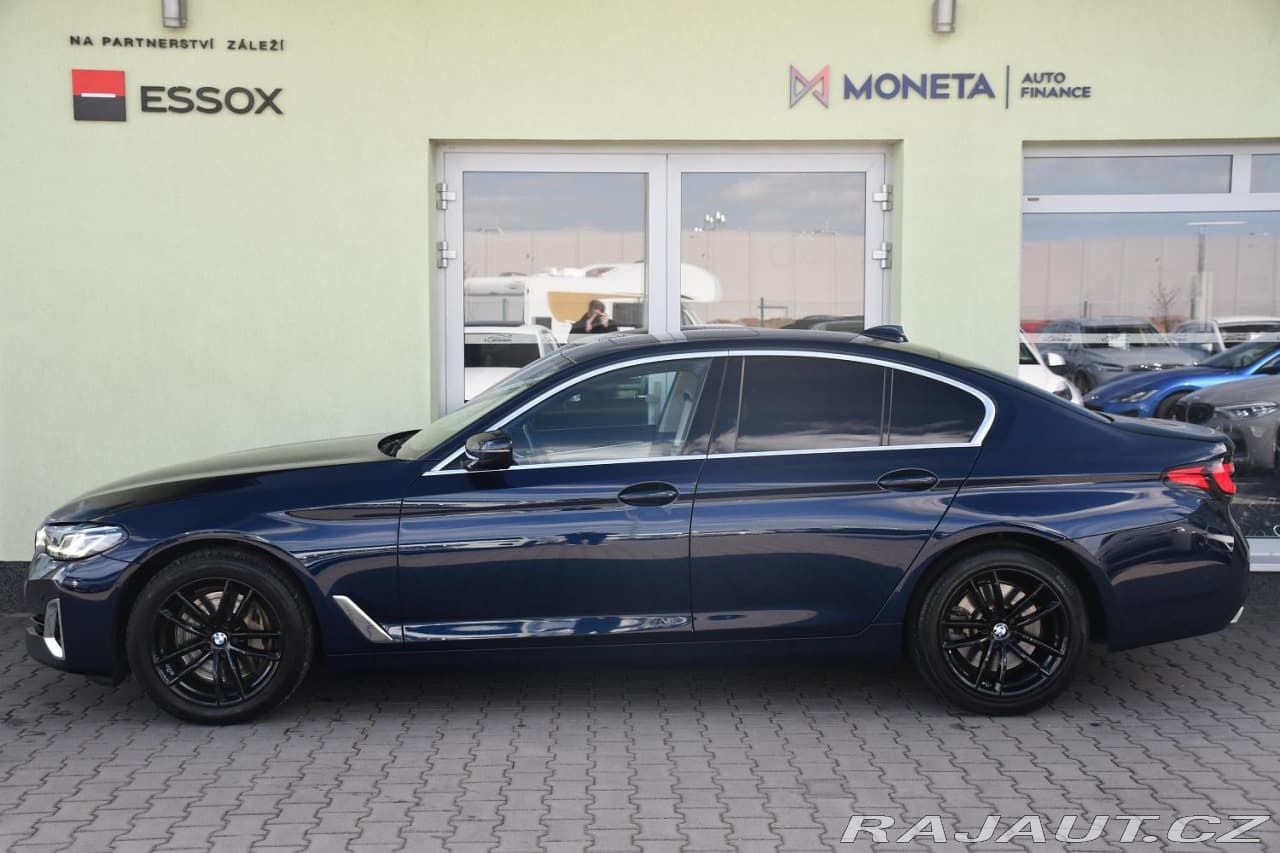 2022 BMW 5-SERIES - 11