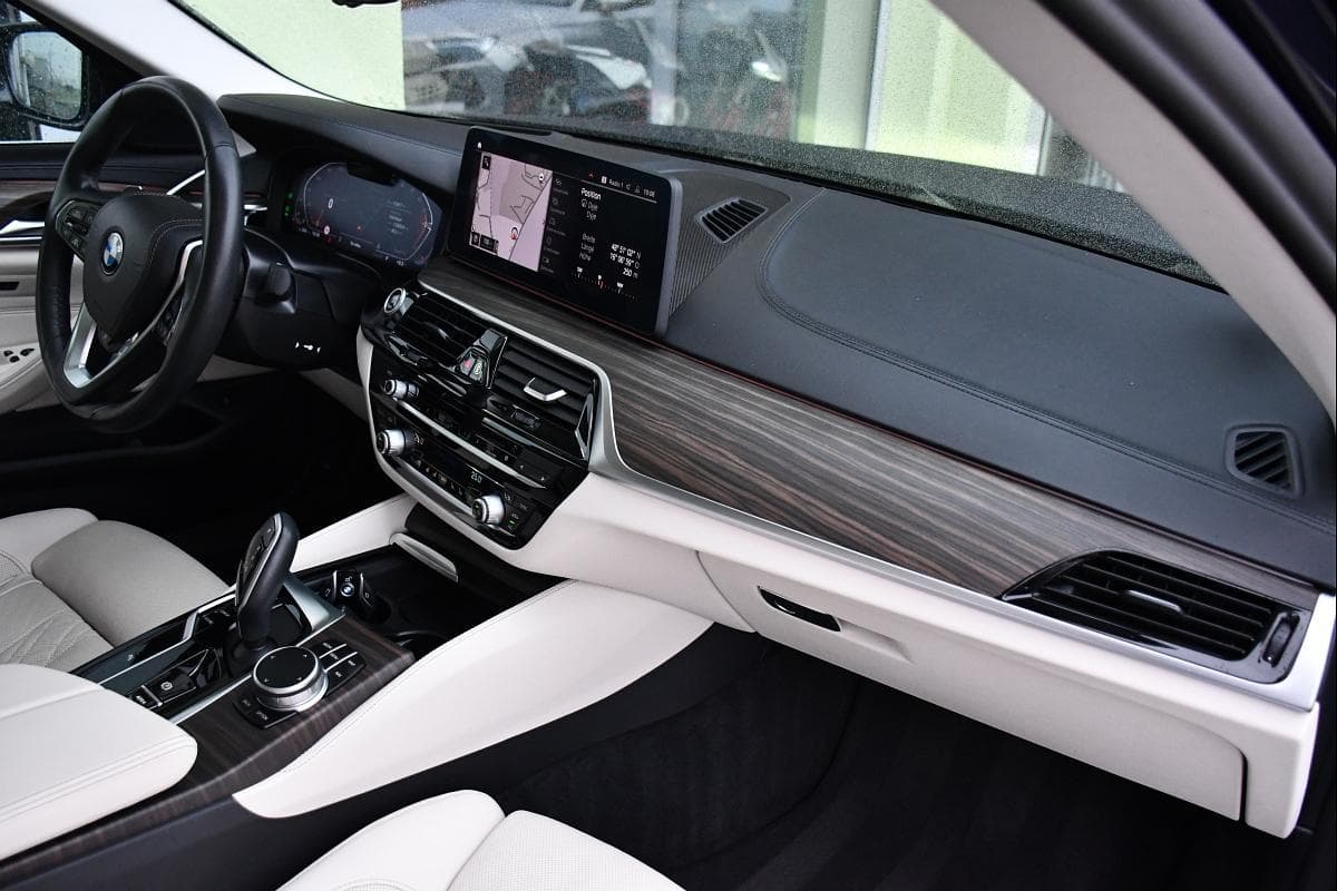 2022 BMW 5-SERIES - 18