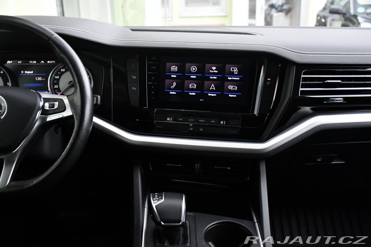 2020 Volkswagen TOUAREG - 7