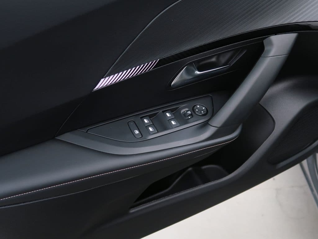 2025 Peugeot 2008 - 12