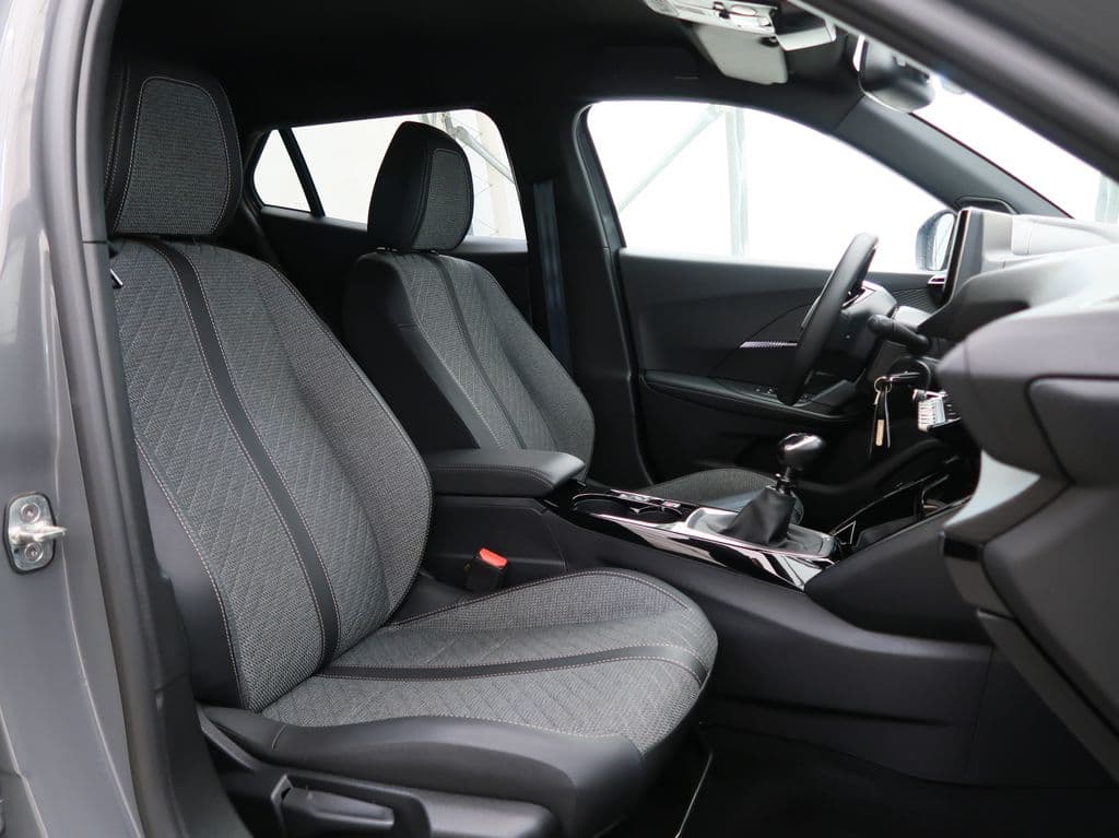 2025 Peugeot 2008 - 18
