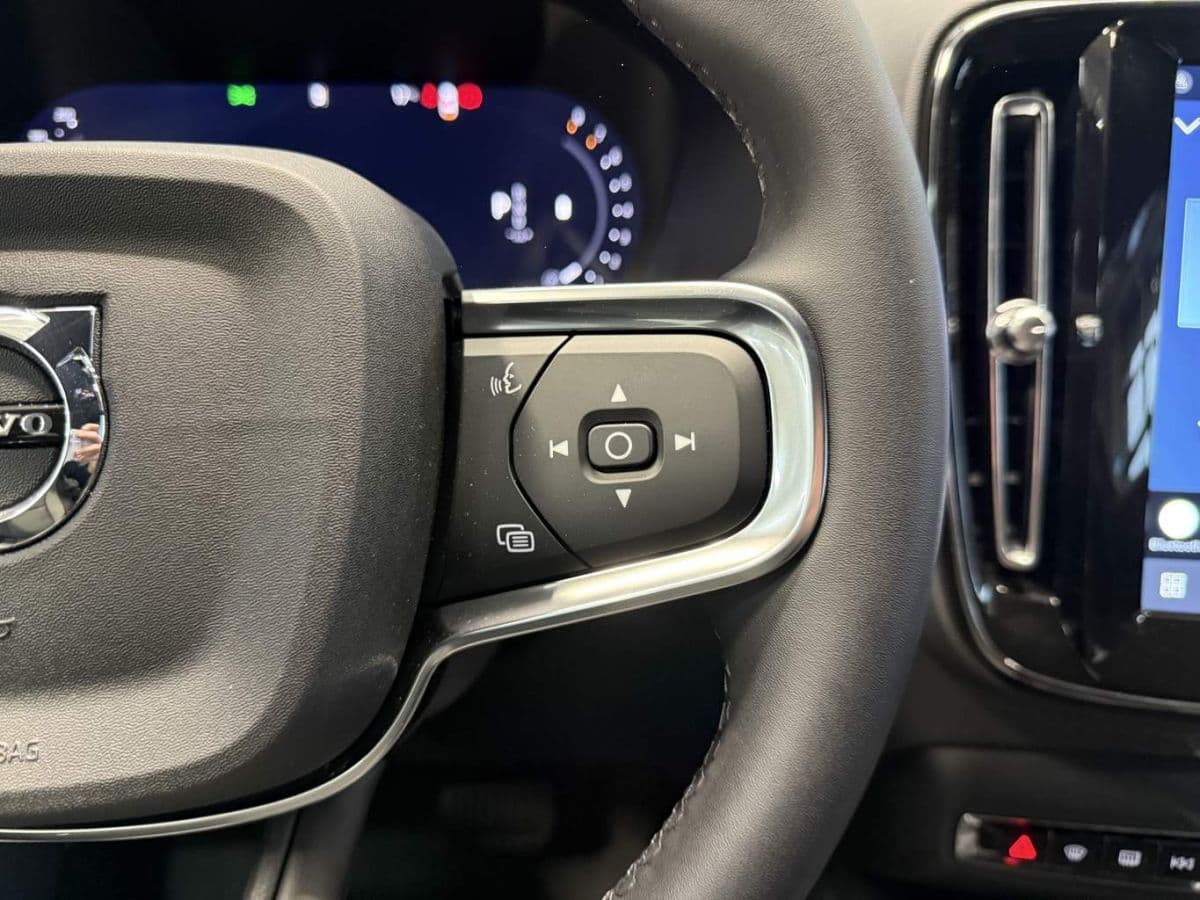 2026 Volvo XC40 - 10