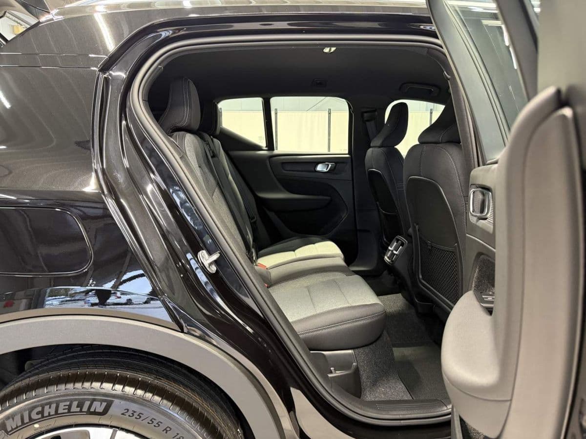 2026 Volvo XC40 - 18