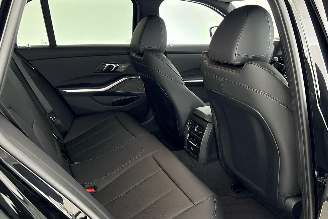 2026 BMW 3-SERIES - 12