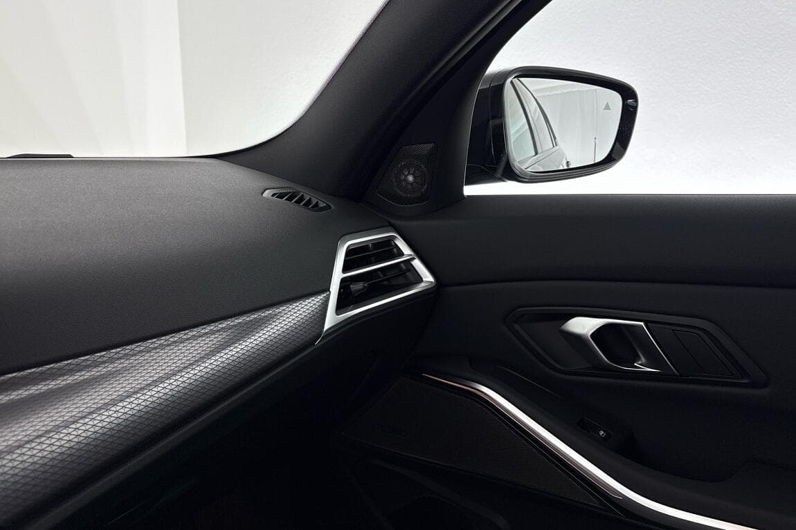 2026 BMW 3-SERIES - 18