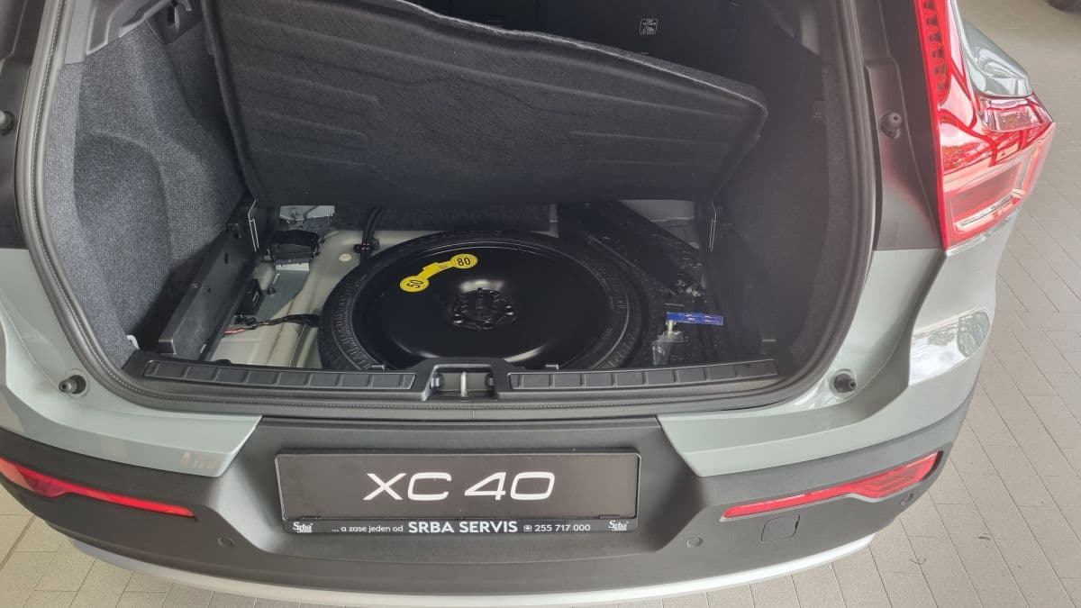 2026 Volvo XC40 - 10