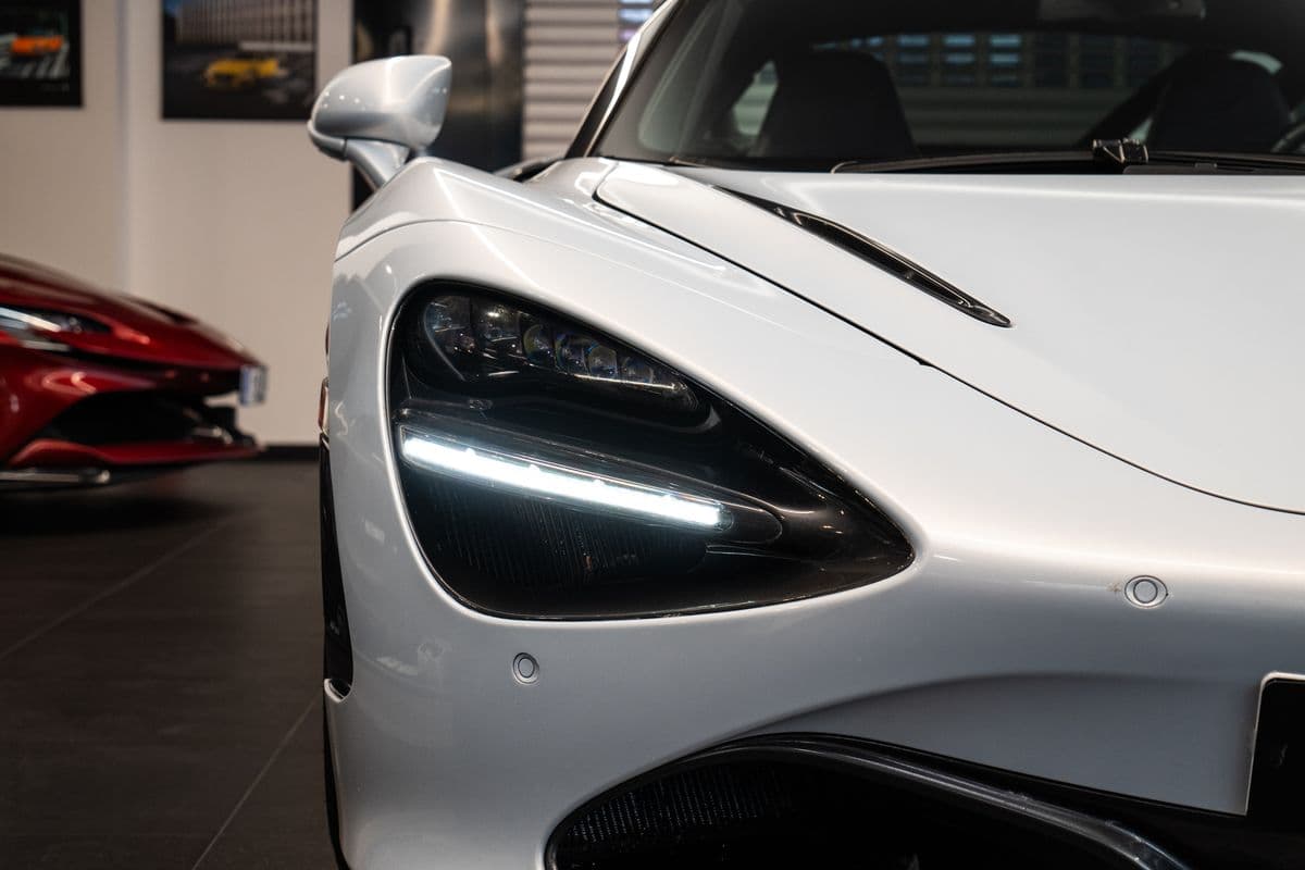 2017 McLaren 720S - 16