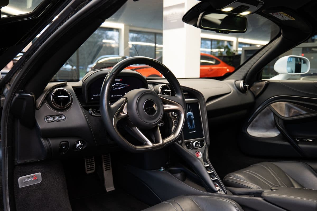 2017 McLaren 720S - 5
