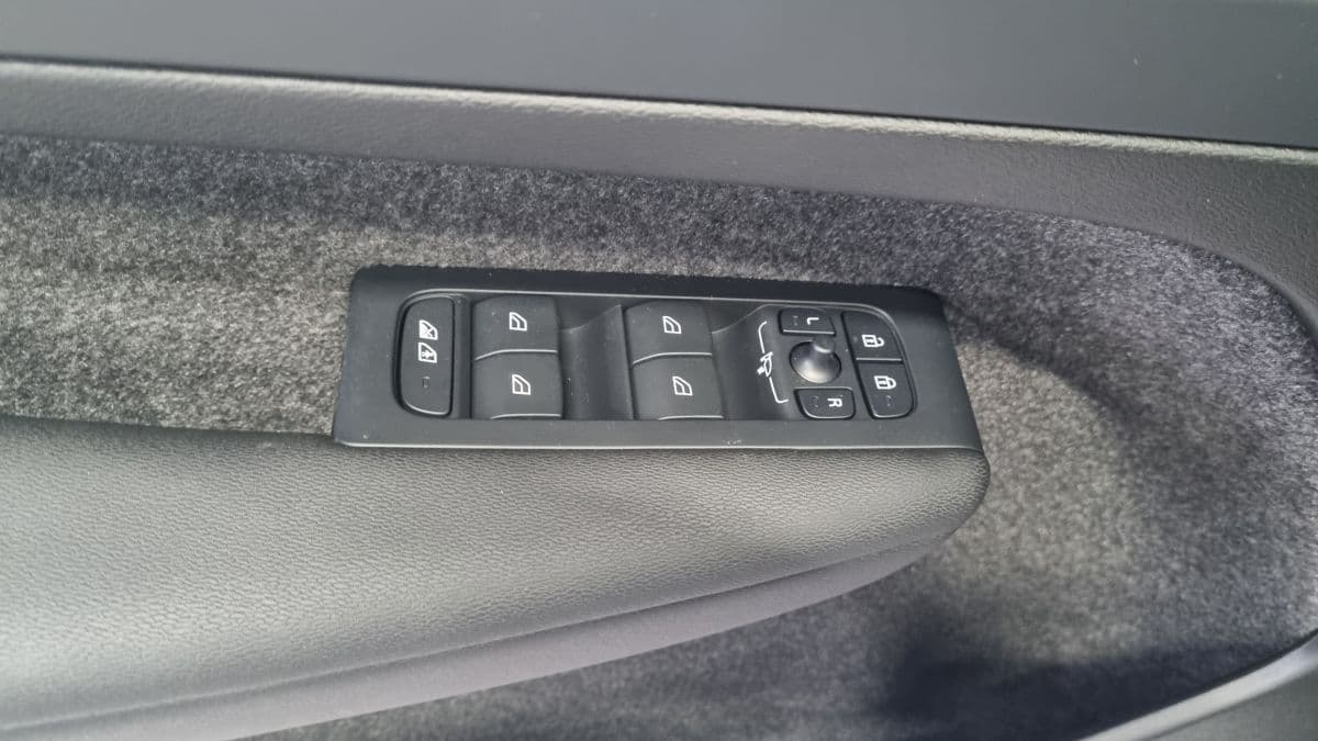 2026 Volvo XC40 - 14
