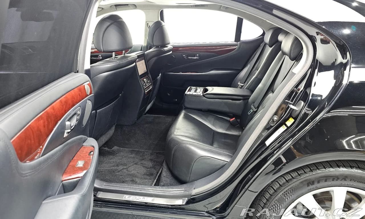 2012 Lexus LS - 12