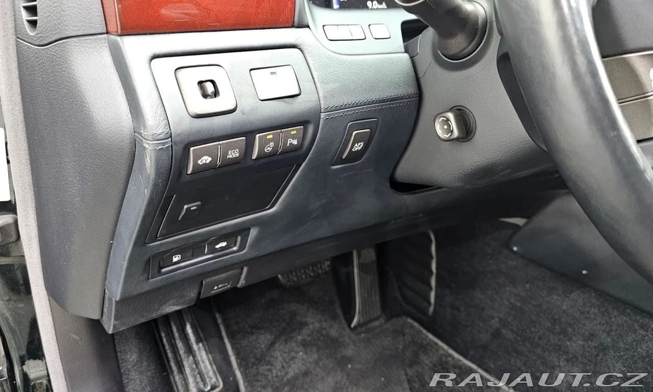 2012 Lexus LS - 13