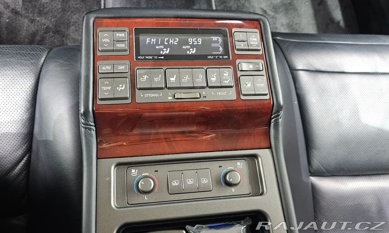 2012 Lexus LS - 18