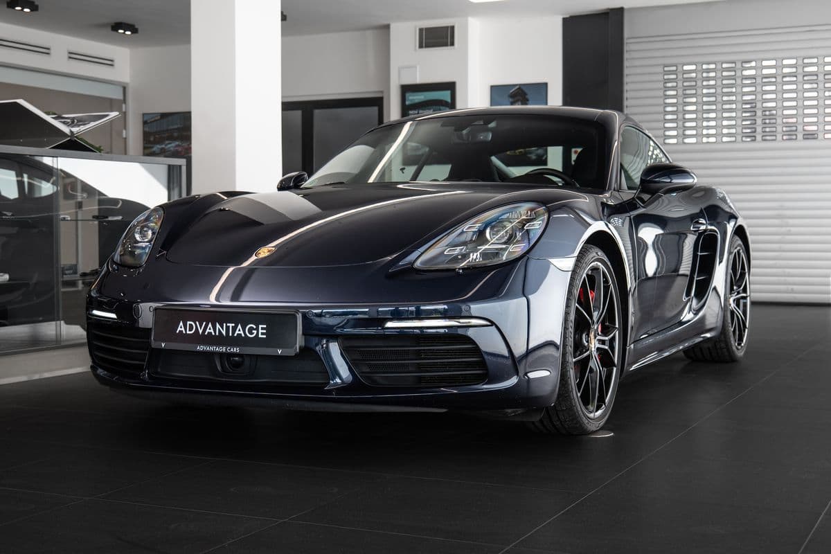 2017 Porsche CAYMAN