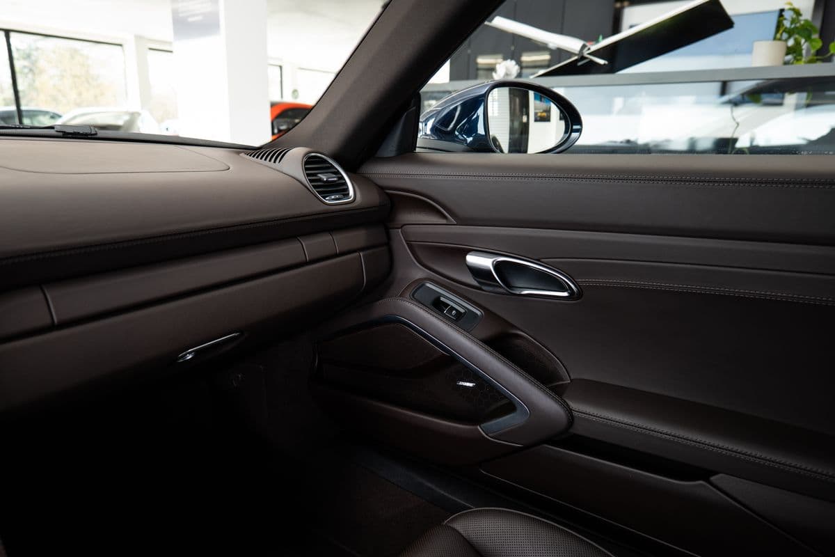 2017 Porsche CAYMAN - 15