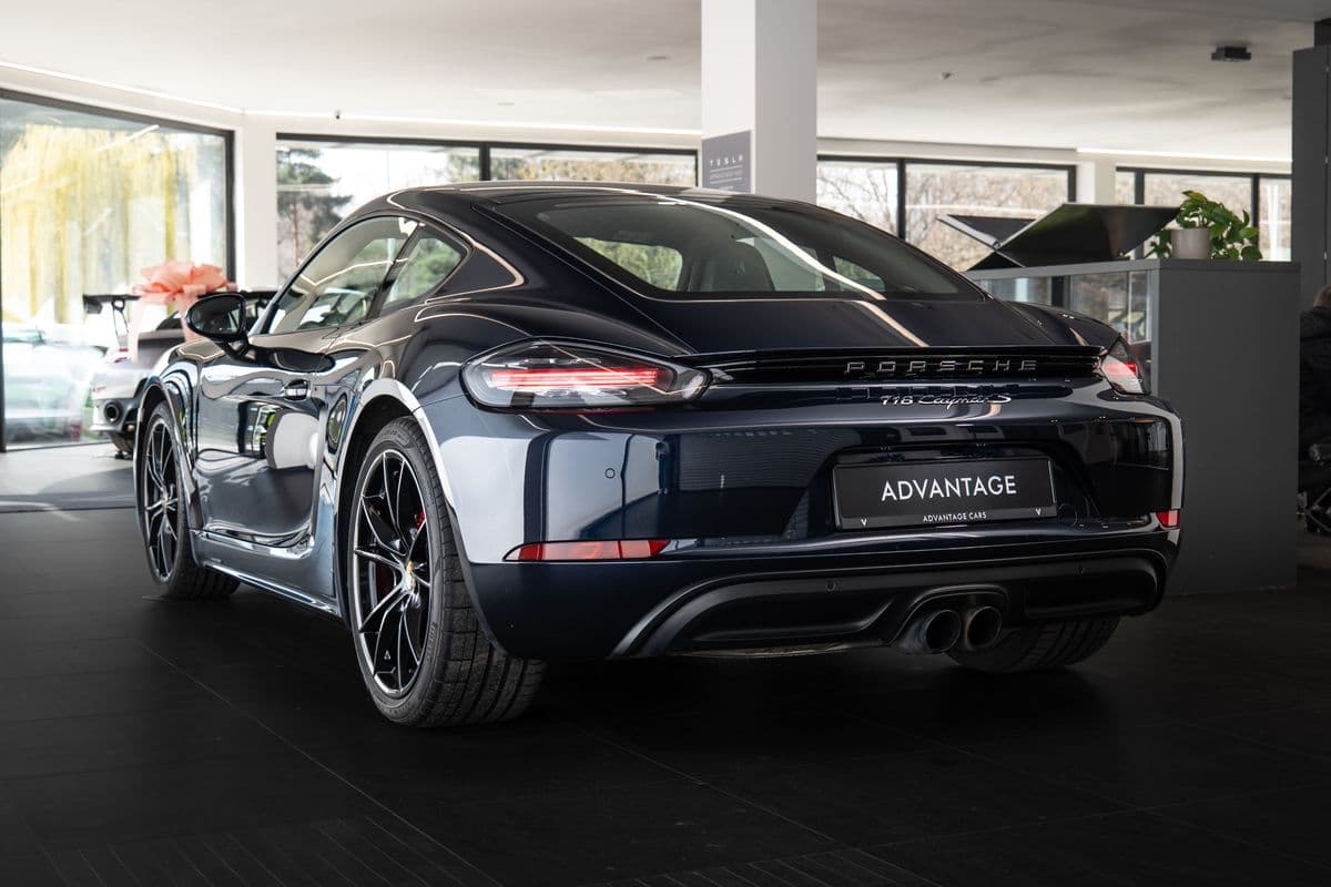 2017 Porsche CAYMAN - 4