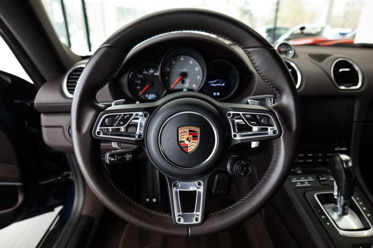2017 Porsche CAYMAN - 6