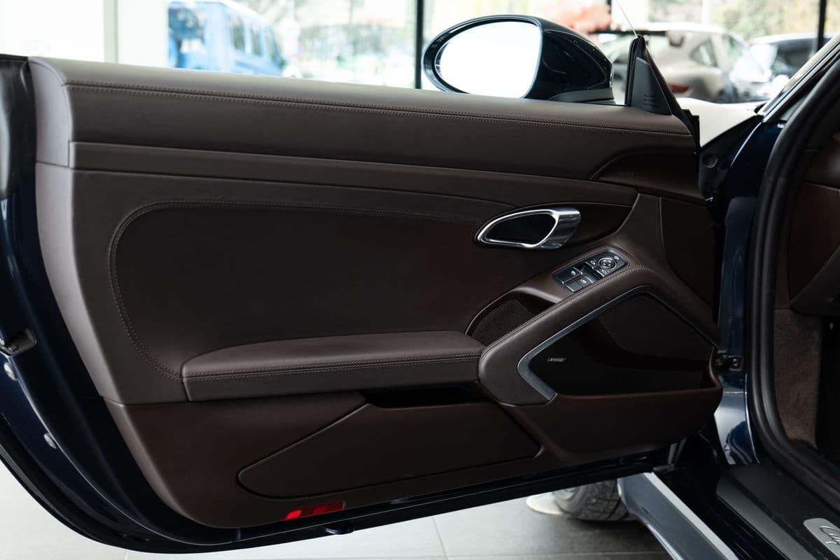 2017 Porsche CAYMAN - 7