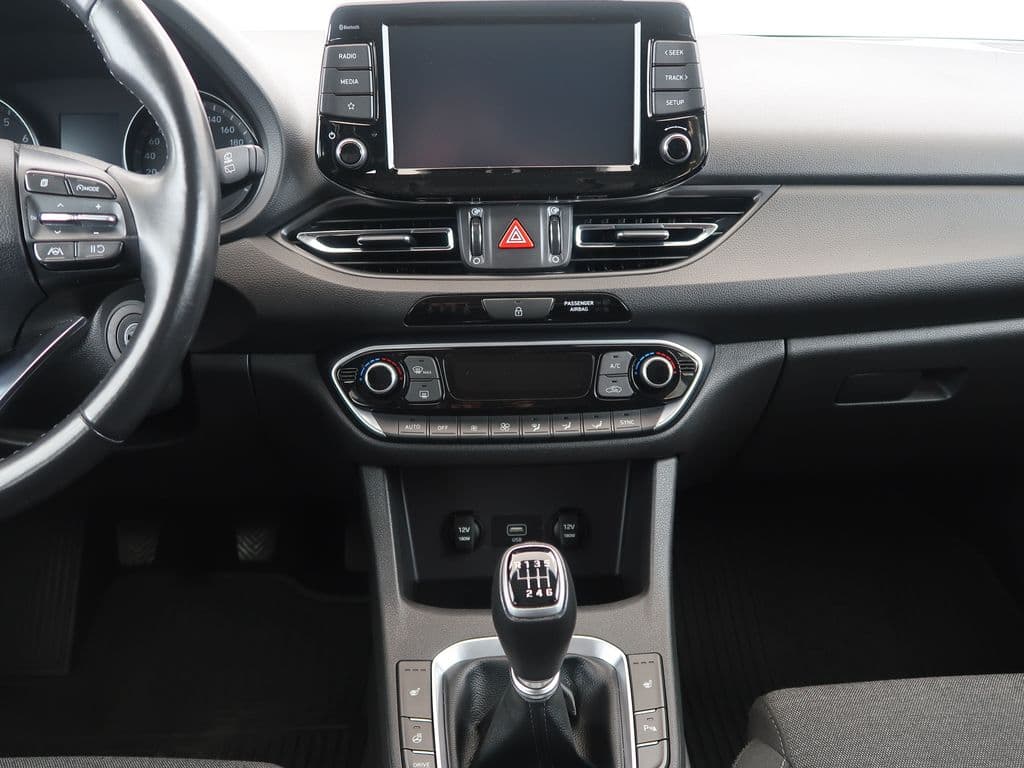 2022 Hyundai i30 - 17