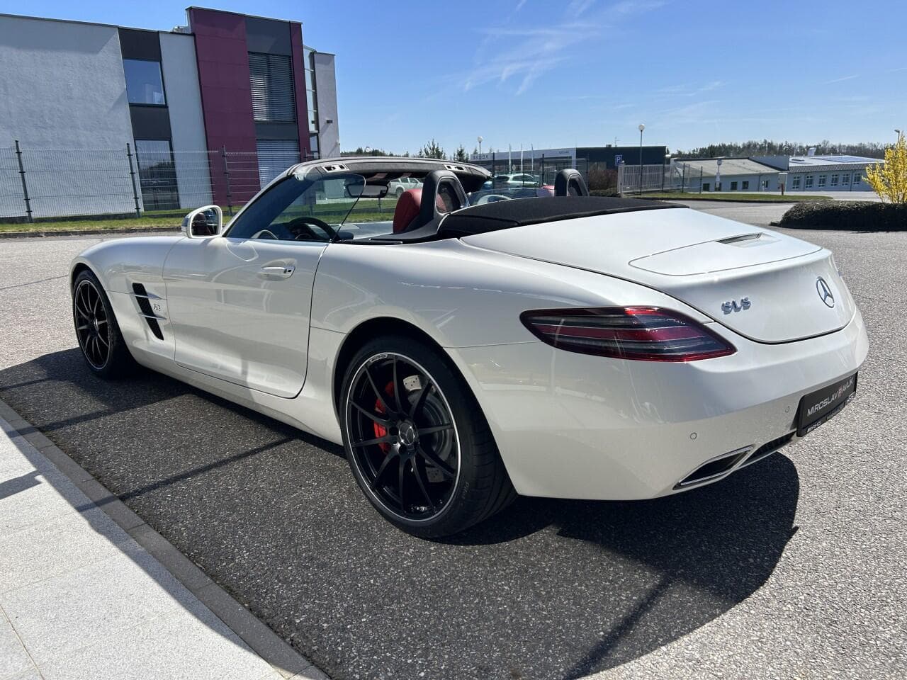 2012 Mercedes-Benz SLS - 11