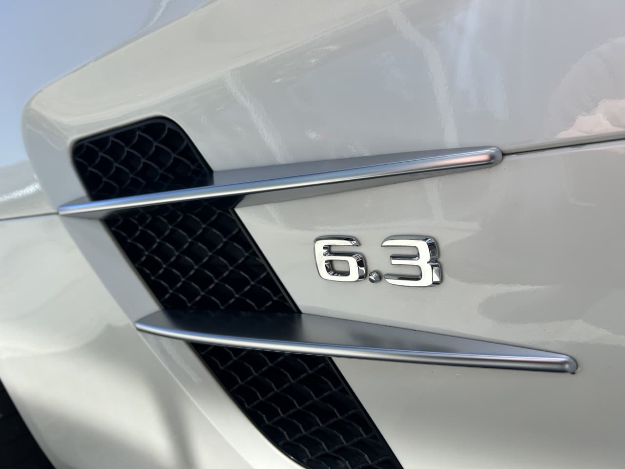 2012 Mercedes-Benz SLS - 13