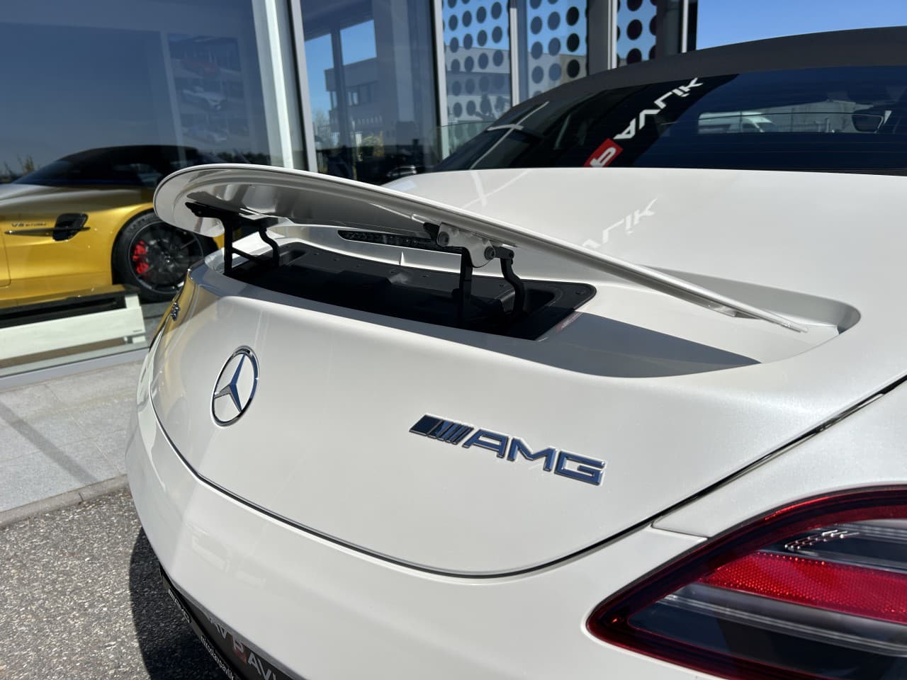 2012 Mercedes-Benz SLS - 15