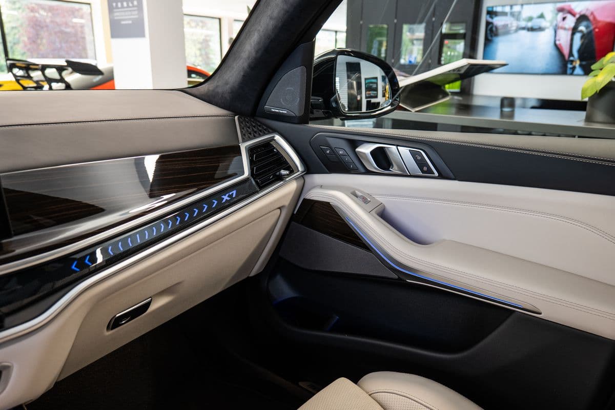 2023 BMW X7 - 16