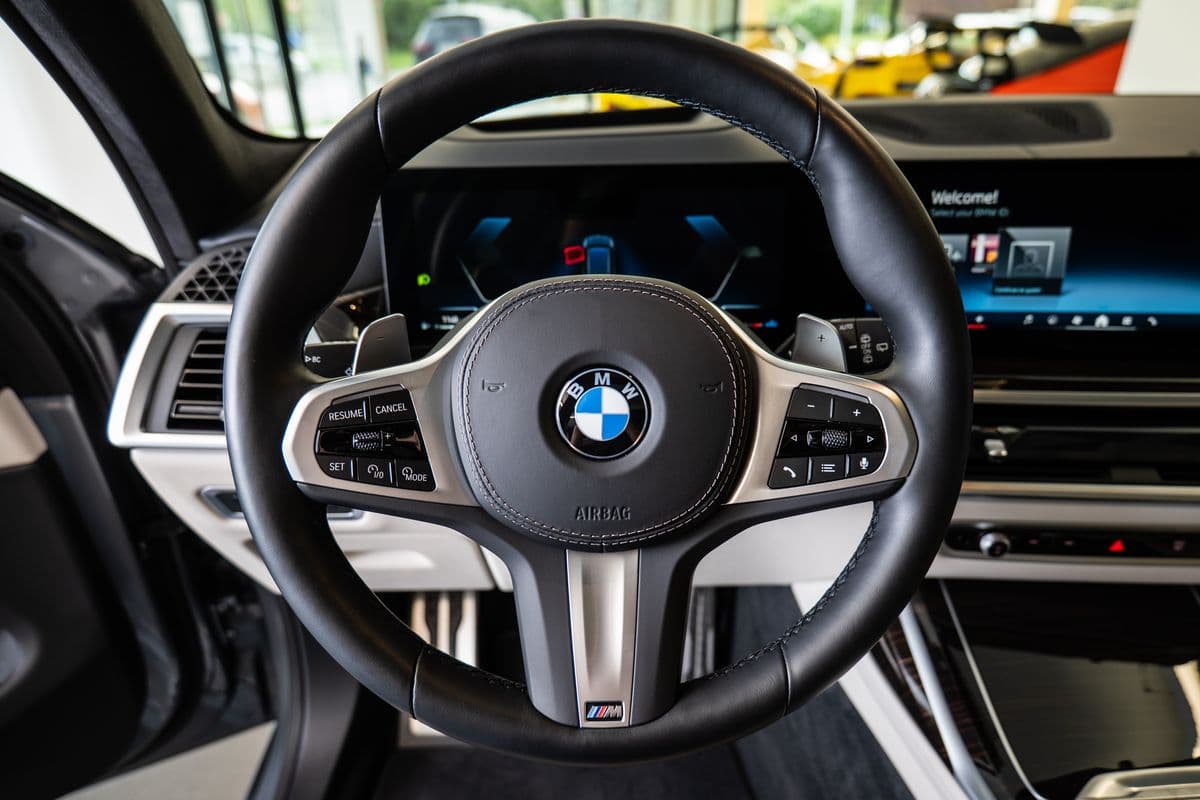 2023 BMW X7 - 6