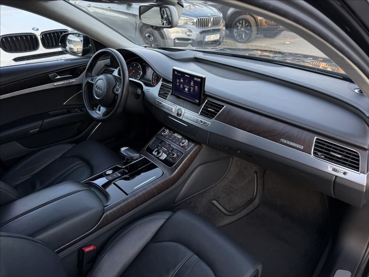 2015 Audi A8 - 10
