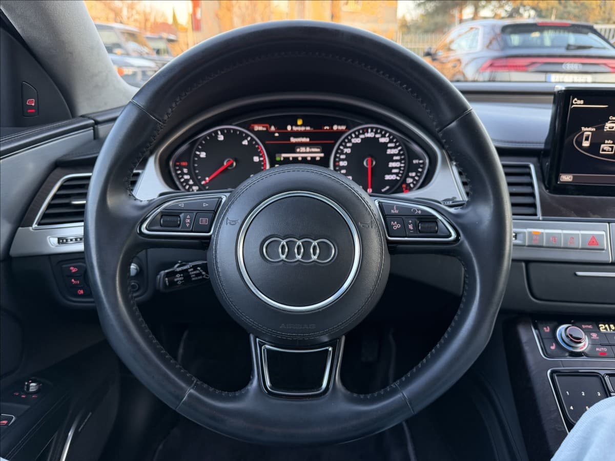 2015 Audi A8 - 13