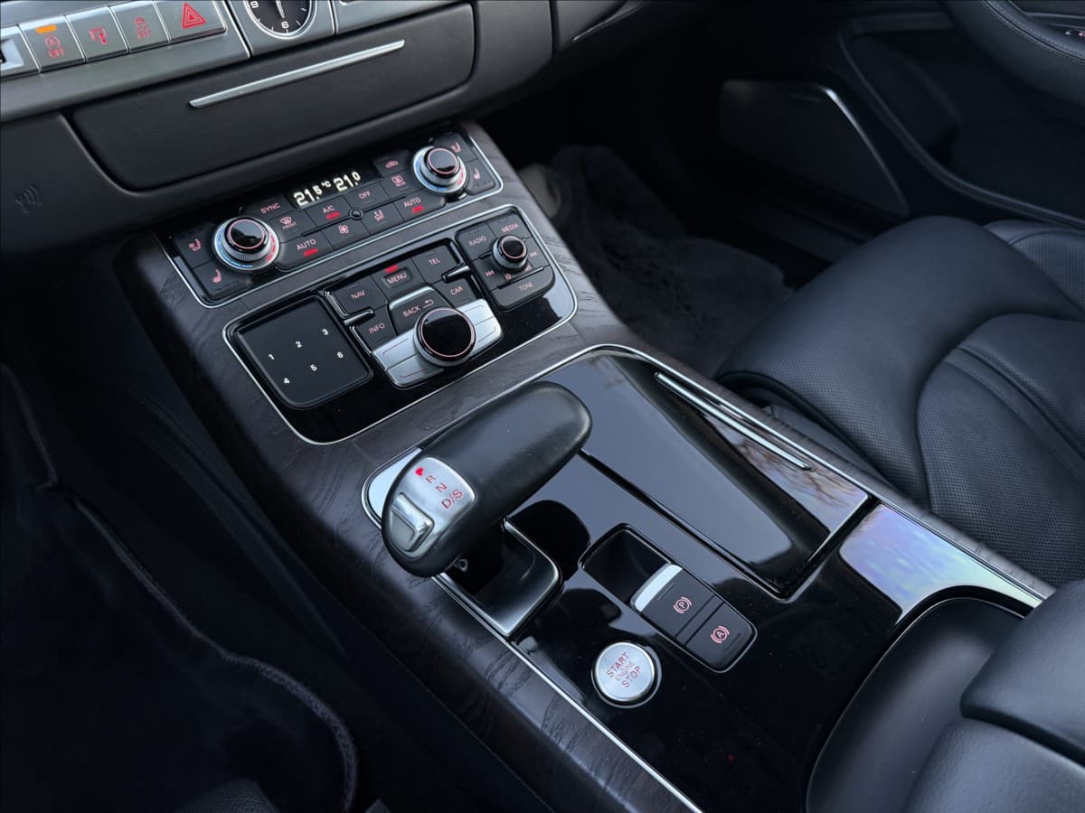 2015 Audi A8 - 18