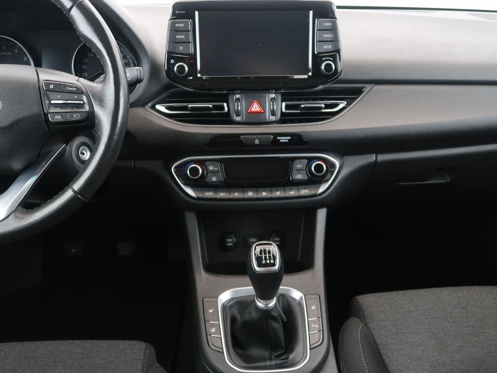 2022 Hyundai i30 - 16
