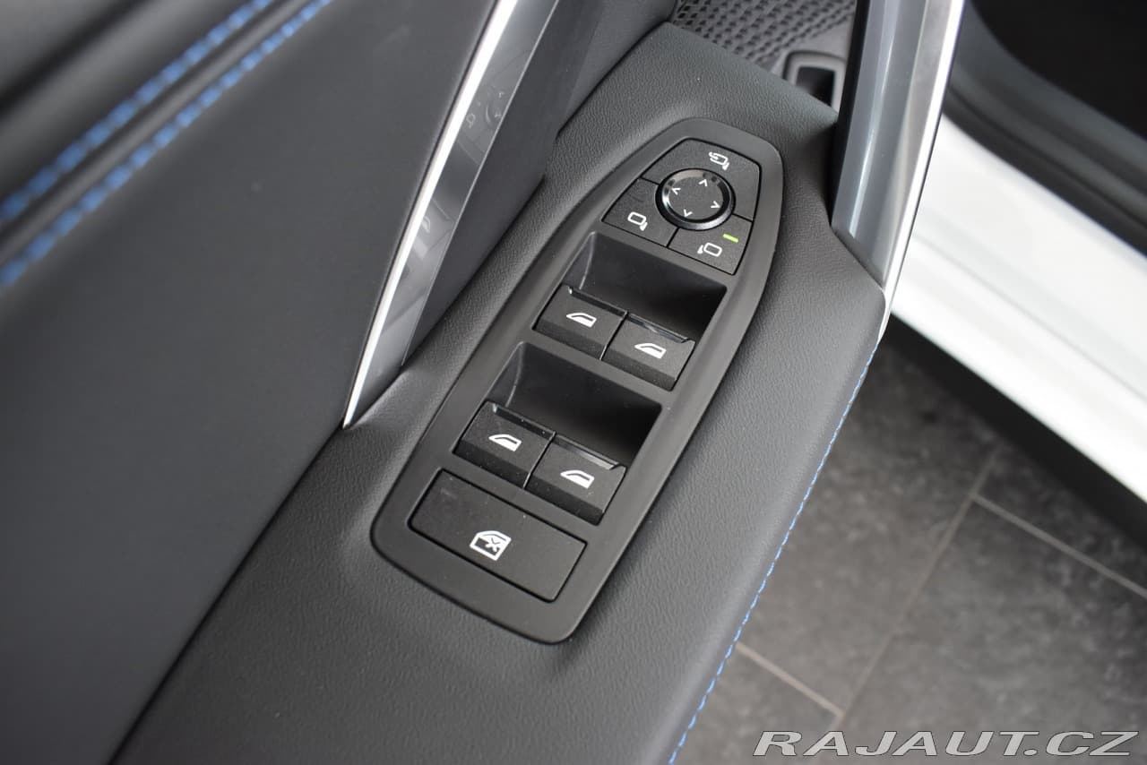 2025 BMW X1 - 16